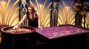 yg168 APP တွင် Slot ဂိမ်း Live Casino နှင့် Sportsbook ကစားနေသောပုံ